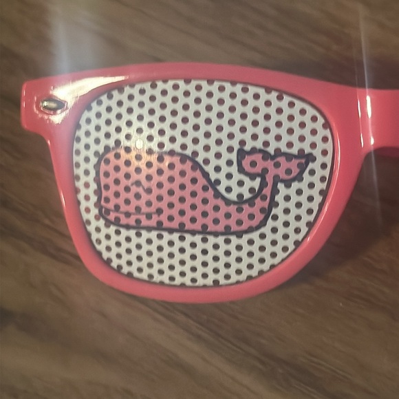 2 Pairs Vineyard Vines Sunglasses Accessories Kentucky Derby swag - Picture 4 of 4